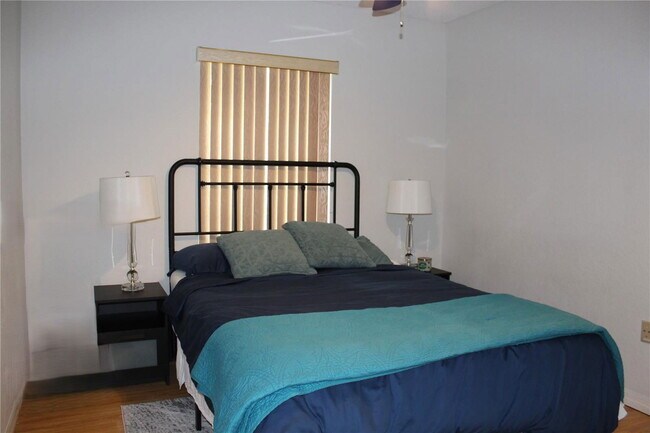 Building Photo - 16405 Sapphire St