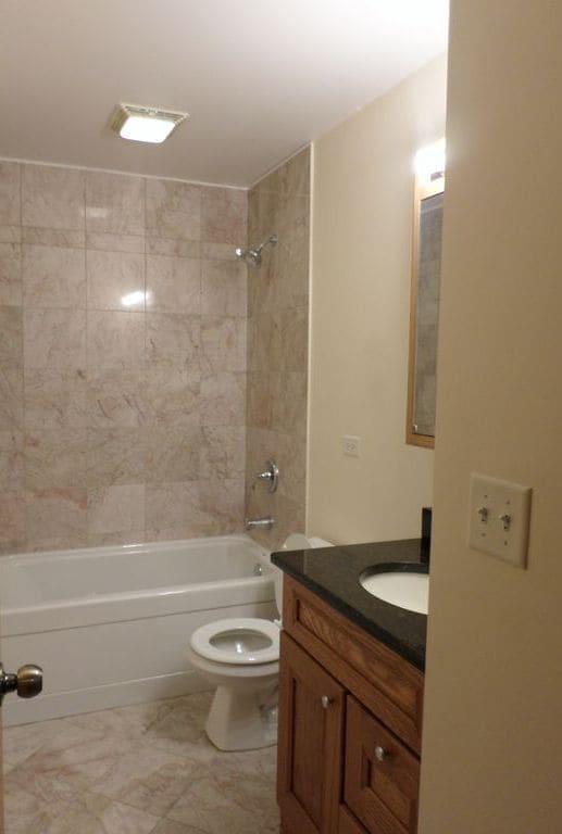 Building Photo - 183 E River Rd