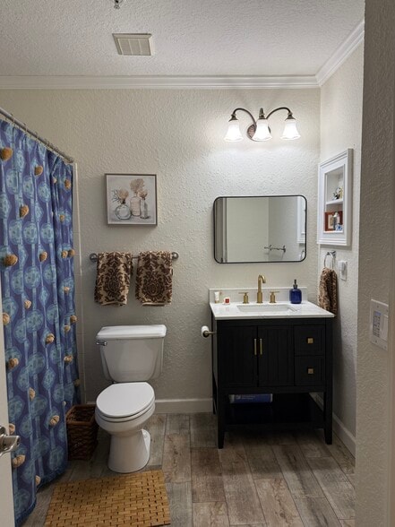 Guest Bathroom 1/1 - 1701 The Greens Way