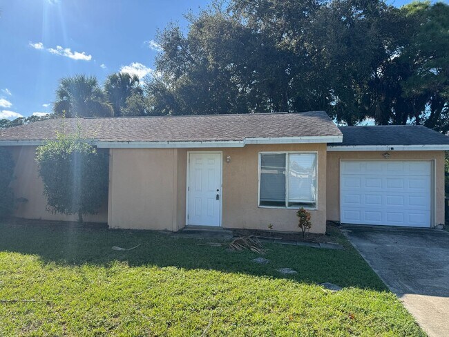 Building Photo - Stylish 2BR Cocoa Rental with Open Layout & Easy Commute