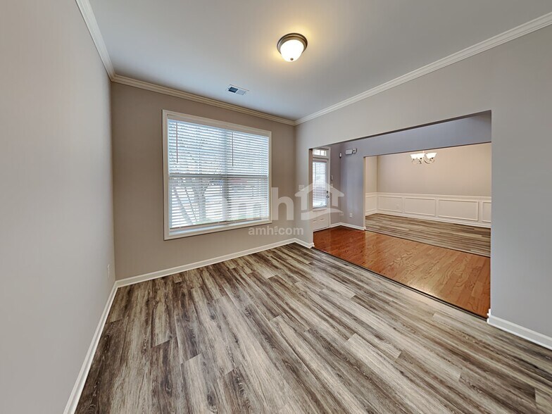 Building Photo - 3613 Walking Stick Way NE