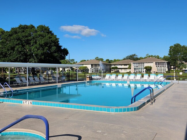 Building Photo - Magnificent 1 bedroom, 1.5 bathroom condo ...
