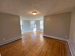 Building Photo - 682 Beech St