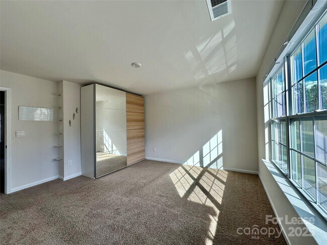 Building Photo - 147 N Ranney Way