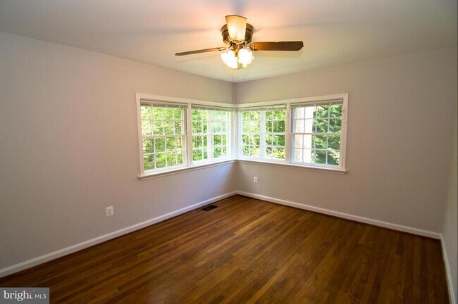 Building Photo - 6638 Holland St