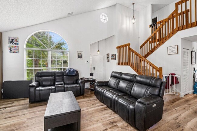 Building Photo - 7366 Ashley Shores Cir