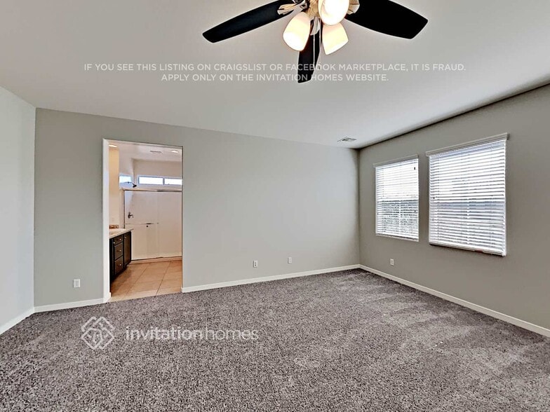 Building Photo - 2713 S Valle Verde