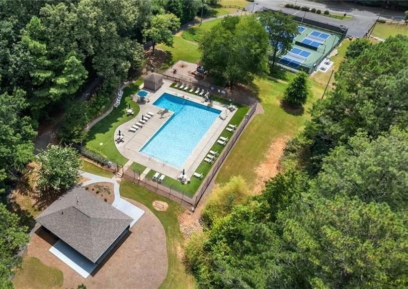 Building Photo - 227 Quail Run