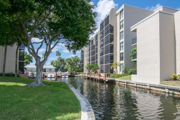 Building Photo - 14 Royal Palm Way