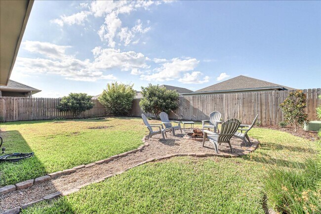 Building Photo - 7213 Adler Dr