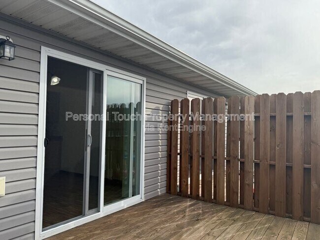 Building Photo - 2320 5th St W