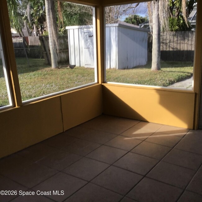 Building Photo - 2360 Warwick Rd