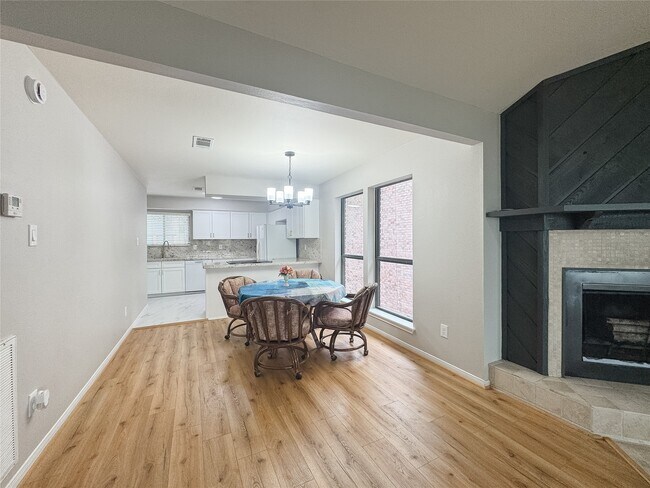 Building Photo - 112 Cove Point