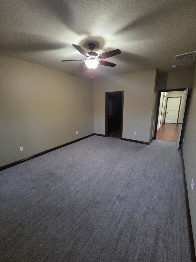 Building Photo - 719-713 13th St