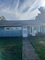 Building Photo - 2887 Archwood Pl