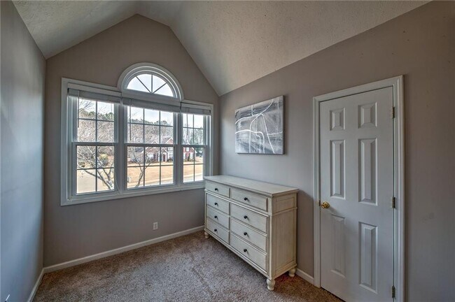 Building Photo - 2234 Oak Falls Ln