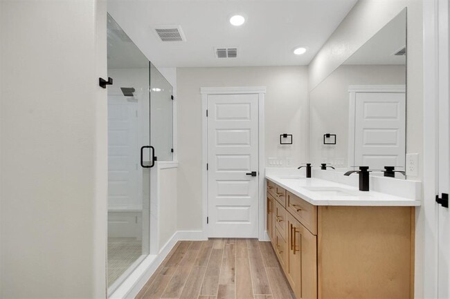 Building Photo - 346 Nene Ln