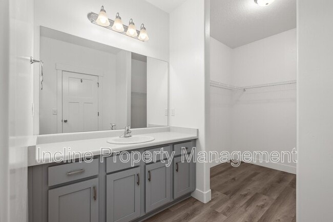 Building Photo - 547 N 360 W