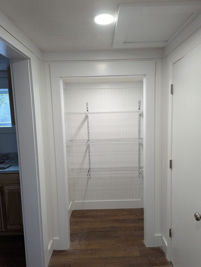 Building Photo - Remodeled 2 bedroom 1.5 bath home.