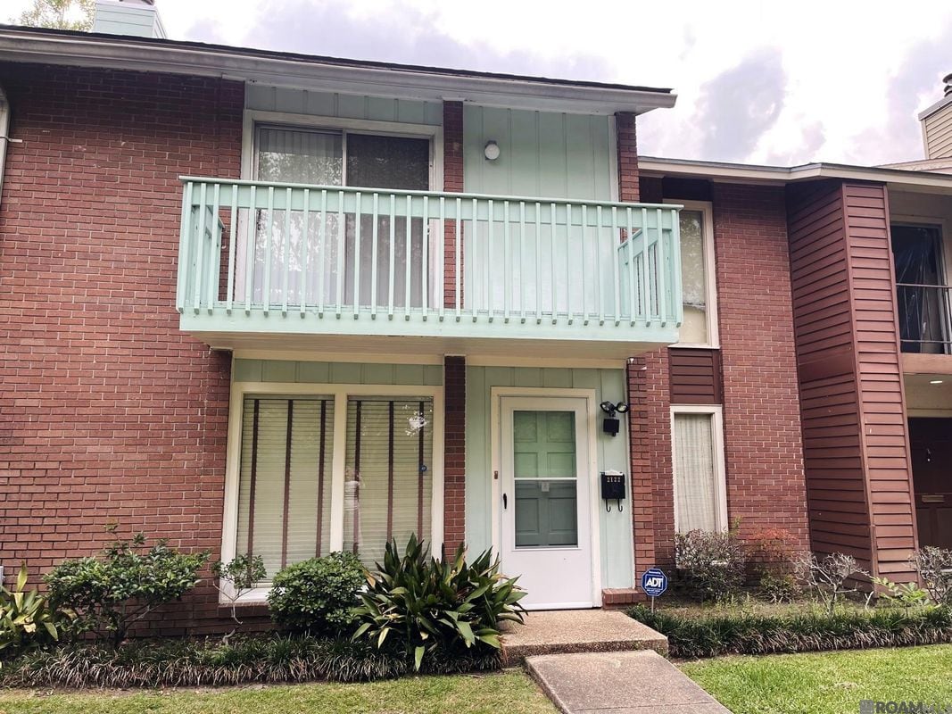 Building Photo - 2122 Stonehenge Ave