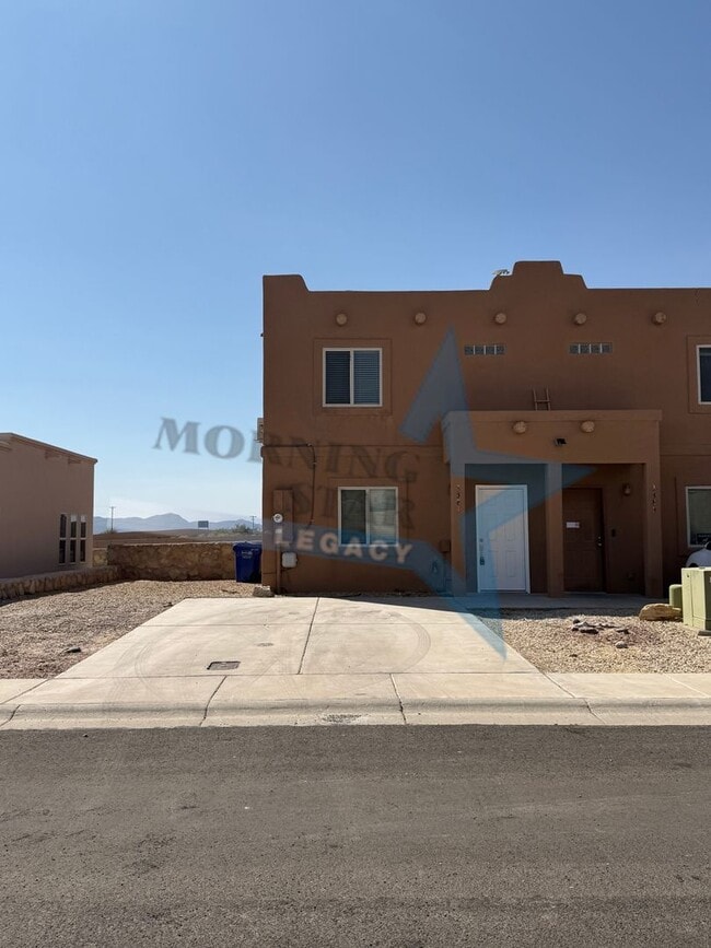 Building Photo - Like NEW! Location & Quality!