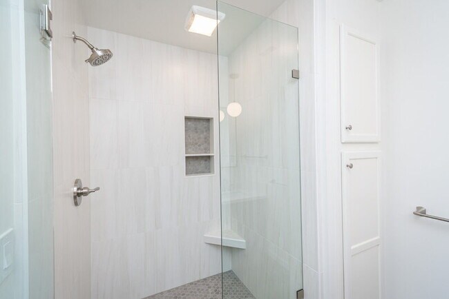 Building Photo - 478 Hartnell Pl
