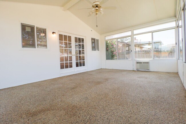 Building Photo - 3 Bed 2 Bath Sand Springs