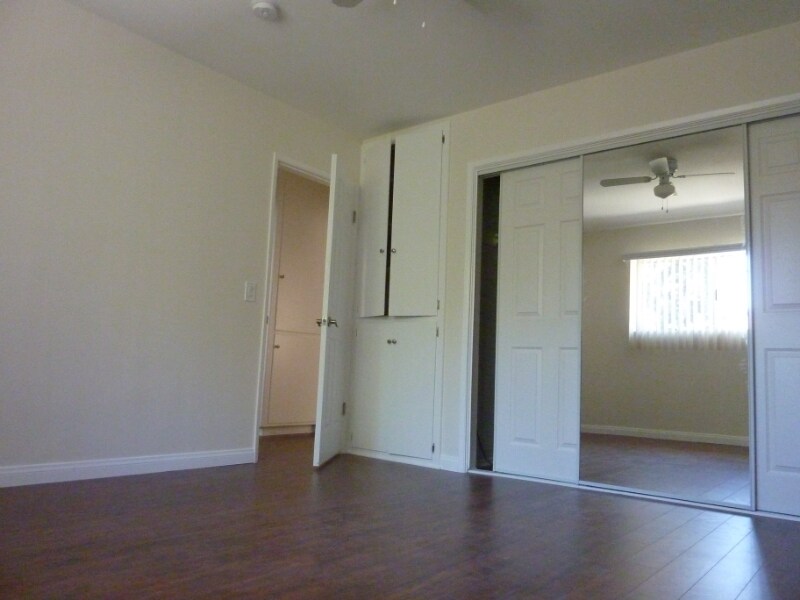 Building Photo - 4429 Prospect Ave