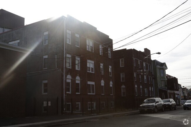 Primary Photo - 340-348 Myrtle Ave