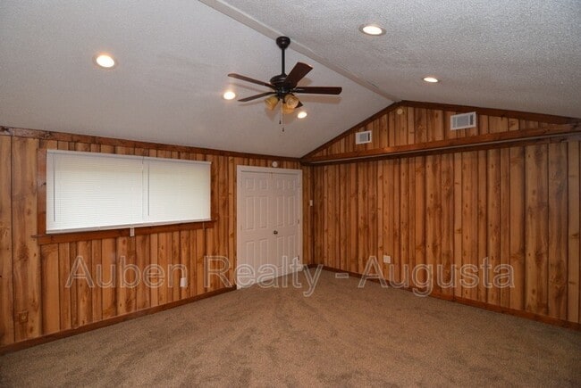 Building Photo - 1928 Wylie Dr