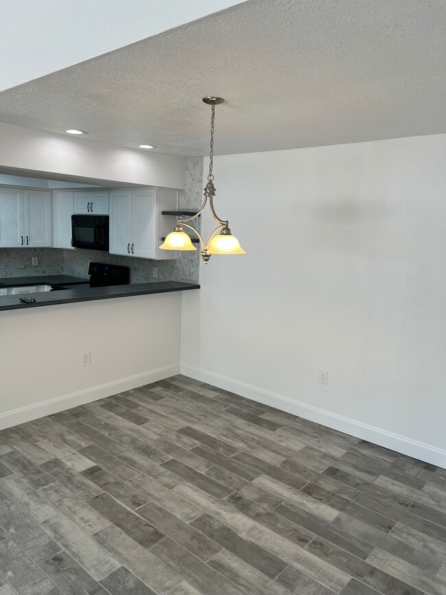 Building Photo - 4609 Ashley Dr