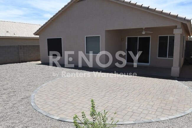 Building Photo - Ideal 3 Br 2 Ba 2 Cg Home Near Loop 303 & Greenway in Surprise!