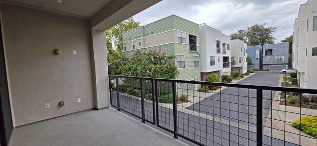 Building Photo - 409 10th St