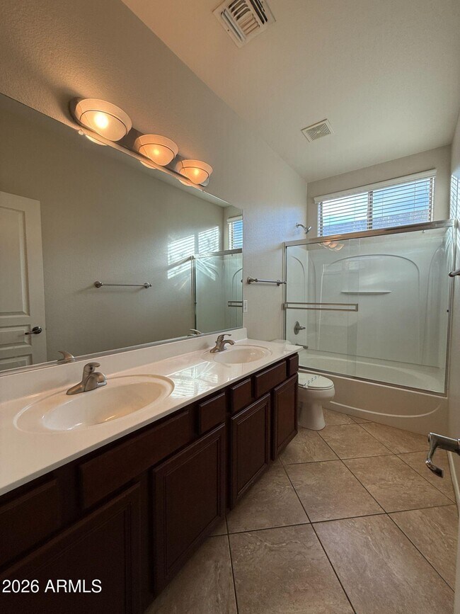 Building Photo - 14641 W Hearn Rd