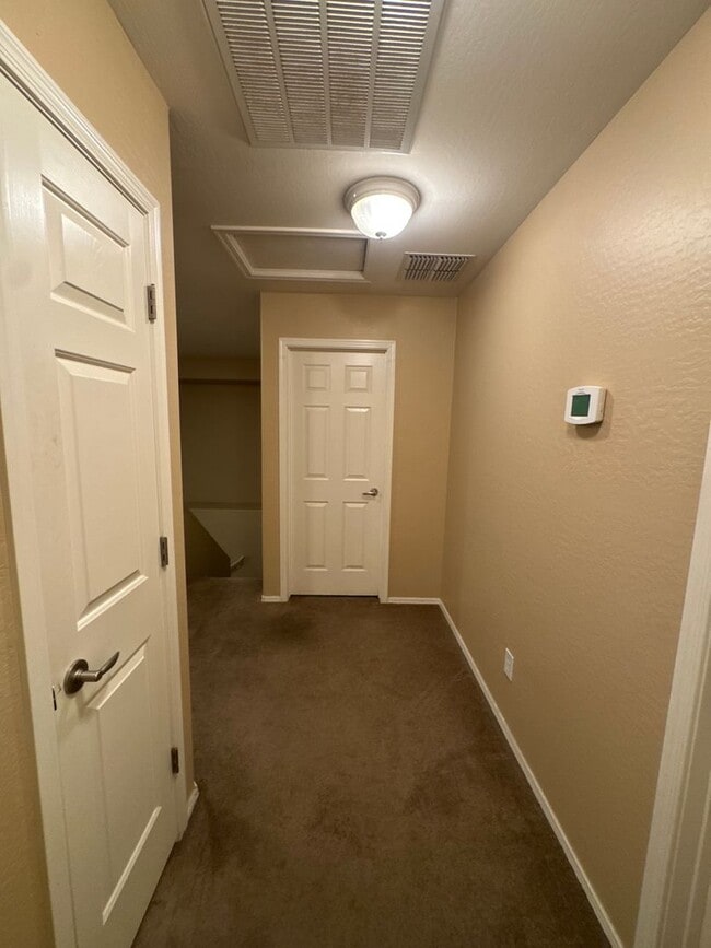 Building Photo - 5 bedroom home in the Anthem Parkside