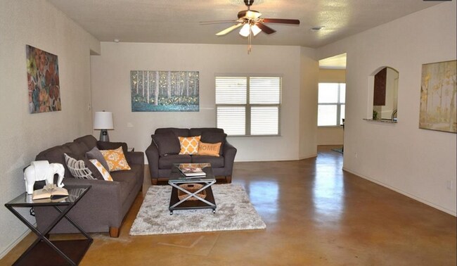 Building Photo - 2711 Tara Dr
