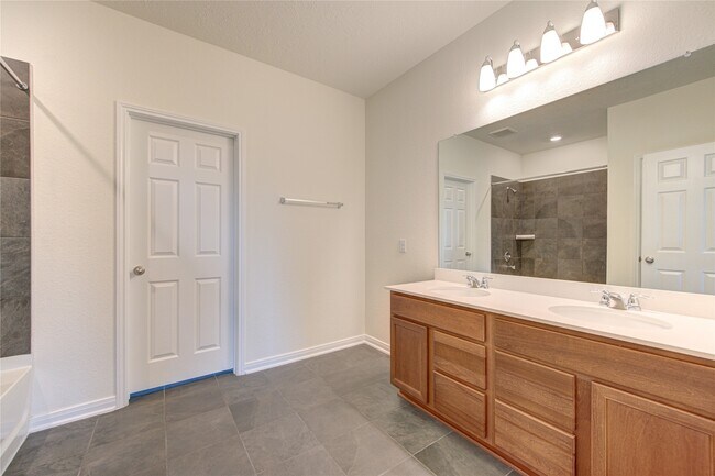 Building Photo - 6120 Whitewing Rd