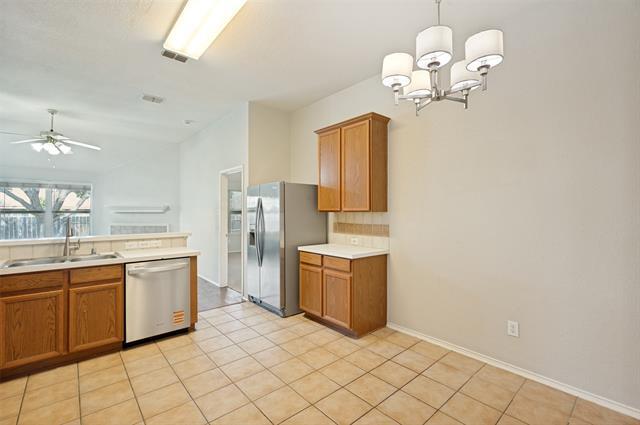 Building Photo - 3705 Hermalinda Dr