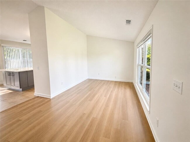 Building Photo - 414 Darter Dr NW
