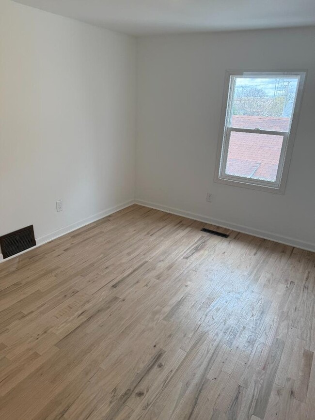 Building Photo - 810 4th St
