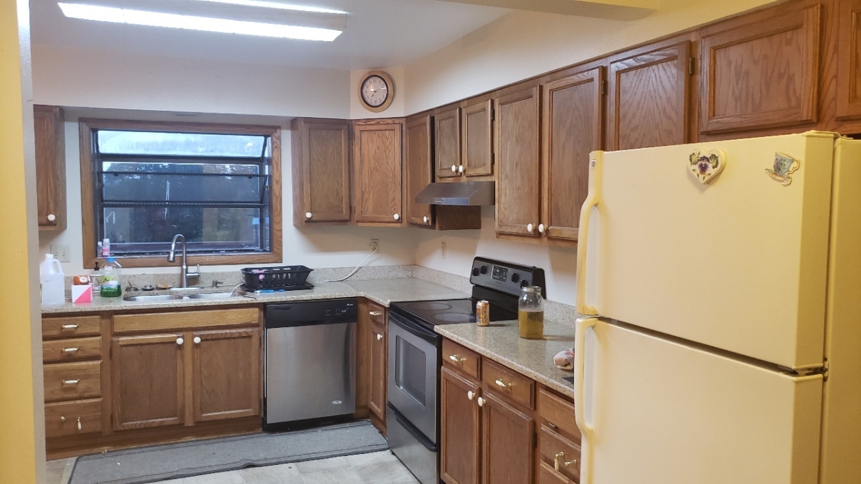 Kitchen - 607 N 1st Ave