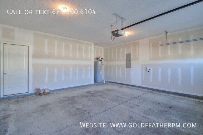 Building Photo - 3365 Tourmaline Dr