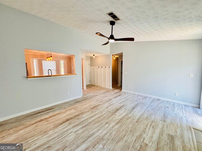 Building Photo - 506 Iris Glen