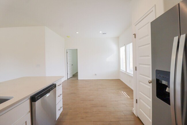 Building Photo - 3 Bed | 2 Bath in Owasso!
