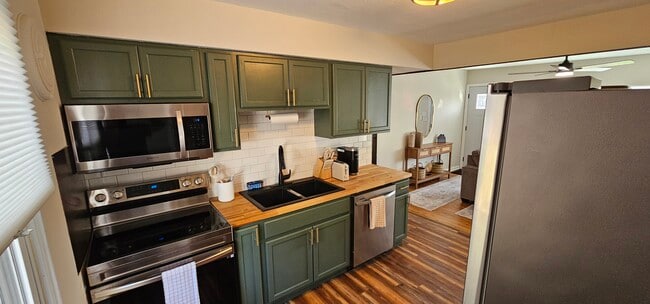 Building Photo - 2604 Tamm Ave