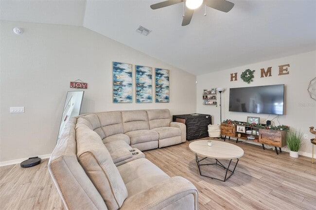 Building Photo - 252 Cascara Ln