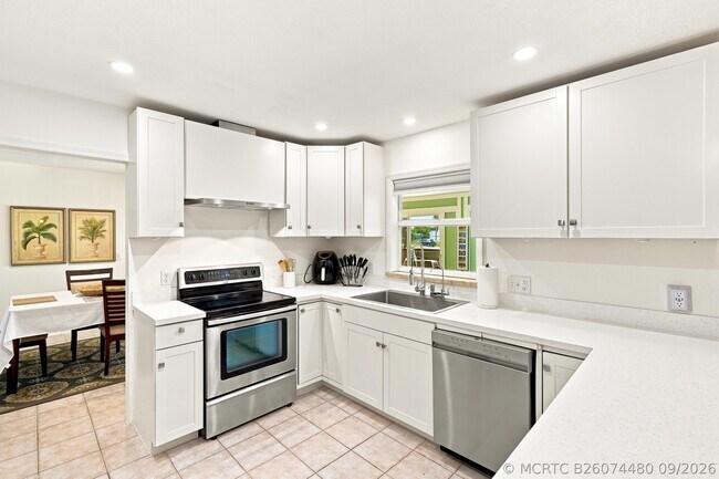 Building Photo - 502 NW Kilpatrick Ave