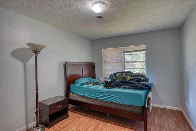 Building Photo - 2920 Highwoods Dr E