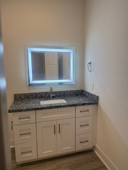 Building Photo - 4506 Aledo St