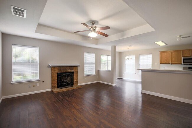 Building Photo - 1806 Oakmont Ln